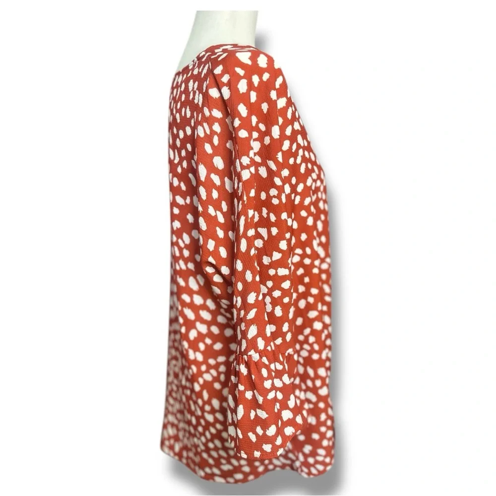 Chic Red and White Polka Dot Blouse - Picture 5 of 6